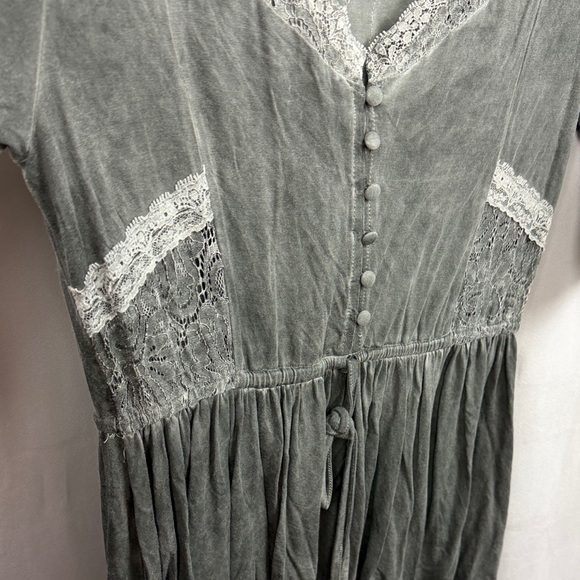 POL Lace Trim Peplum Top Gray Boho Romantic Blouse - Size Small - Picture 5 of 12